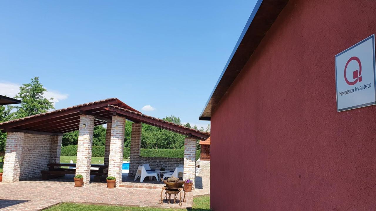 Villa Mons Aureus Popovac Ngoại thất bức ảnh