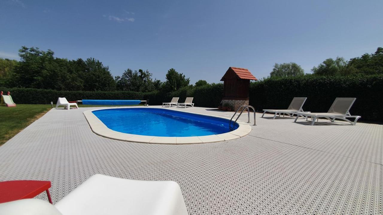 Villa Mons Aureus Popovac Ngoại thất bức ảnh