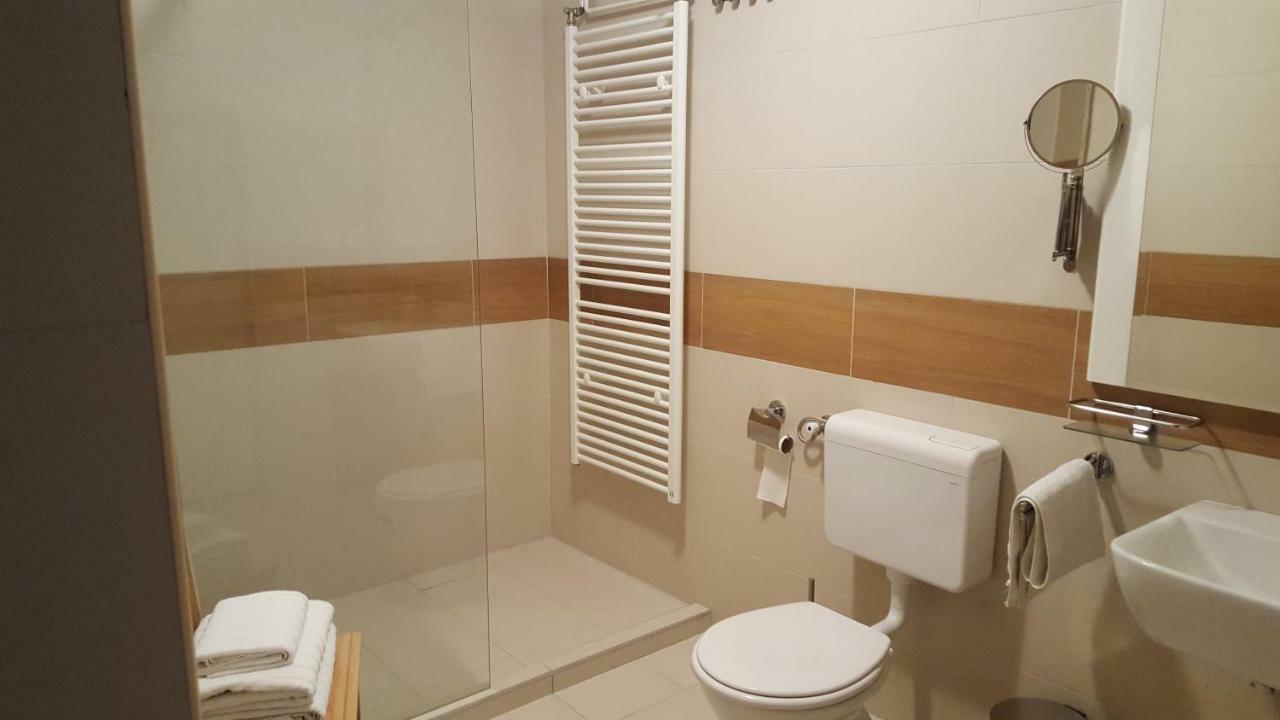 Villa Mons Aureus Popovac Ngoại thất bức ảnh